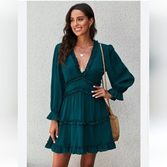 MEDIUM Green Ruffle Open Back Long Sleeve Dress BOHO NWOT - Picture 3 of 14
